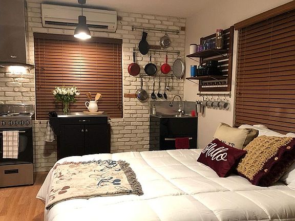 Studio-kitchen-Brick walls