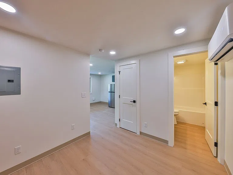 551 Elm St #19 — Photo 6