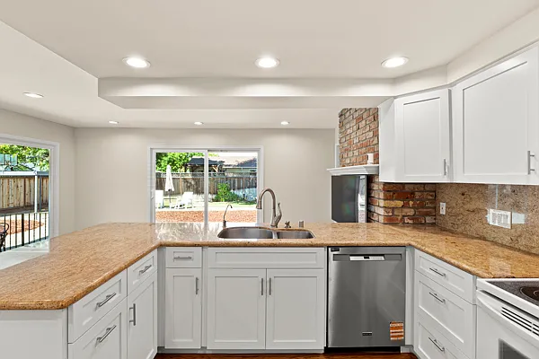 5525 Amby Dr — Photo 6