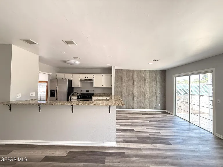 10405 Ashwood Dr #A — Photo 17