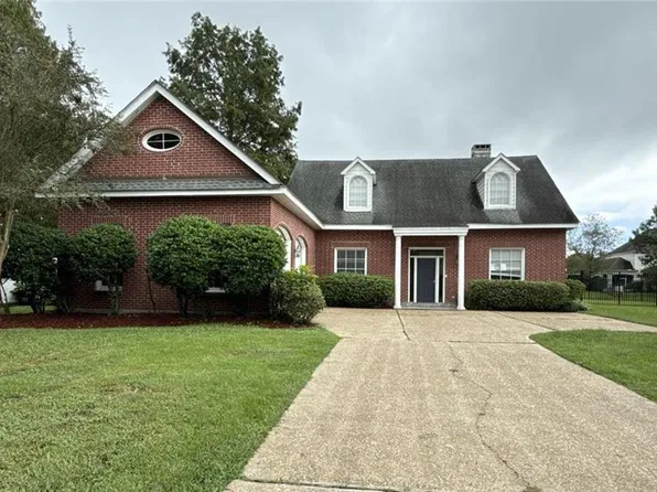 57 Fairway Oaks Dr, New Orleans, LA 70131