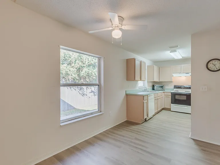 132 Marsh Island Cir — Photo 29