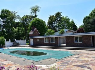 1269 Country Club Rd, Monongahela, PA 15063