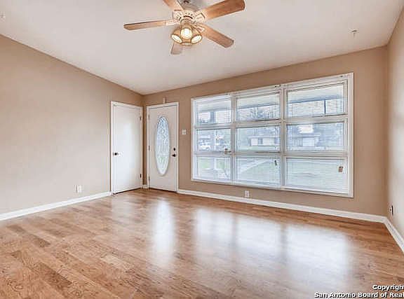 4th image of 559 Lanark Dr