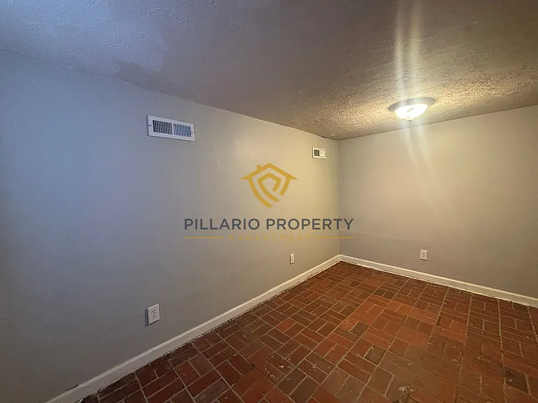 2815 Brookside Ave — Photo 7