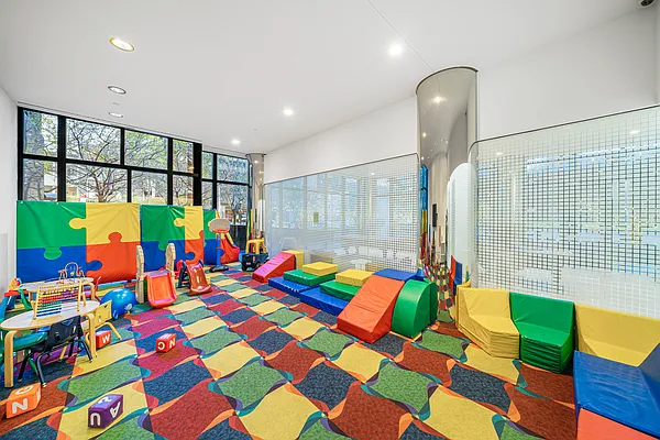 Rented by Vector New York, LLC | media 18