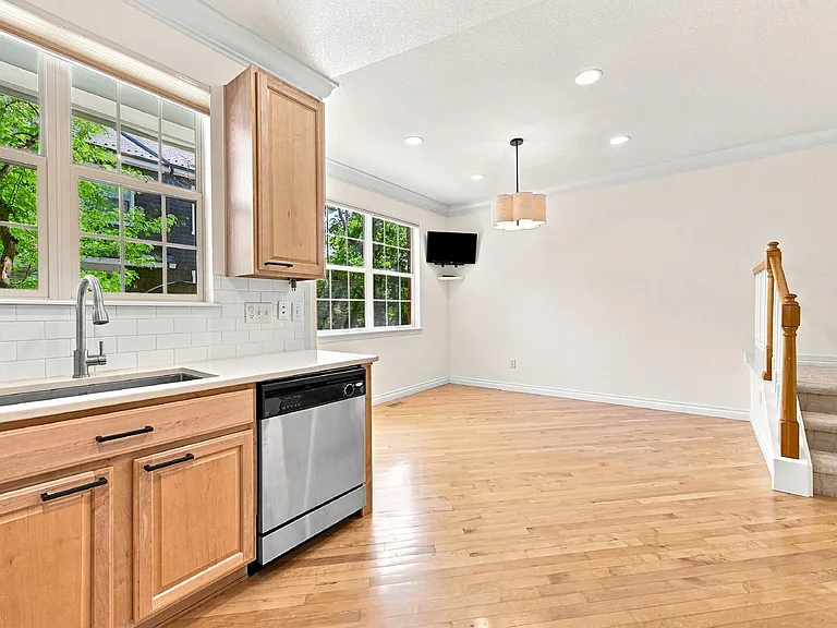 9217 Kornbrust Cir — Photo 13