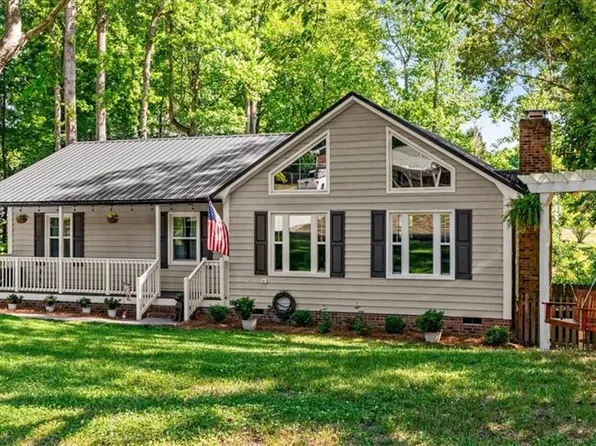 109 Brookleigh Ct, Trinity, NC 27370
