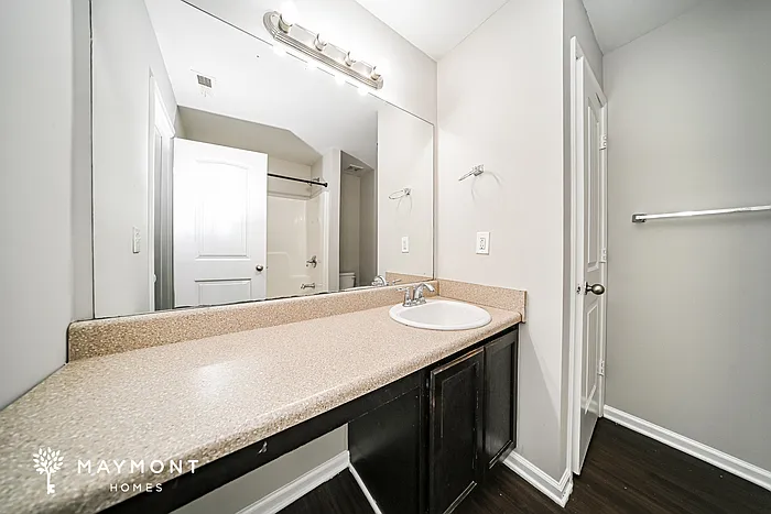 166 Biscayne Ter — Photo 13