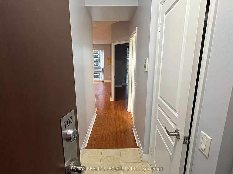 1121 Bay St #703 — Photo 4