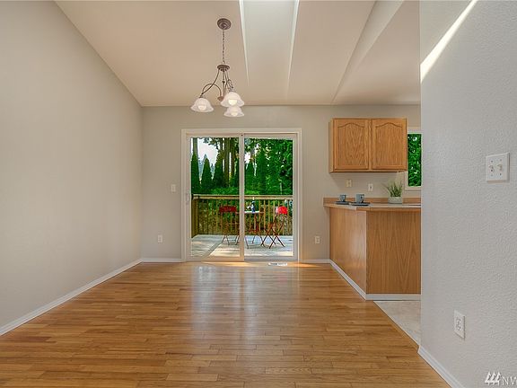 4th image of 7723 190th Ave E