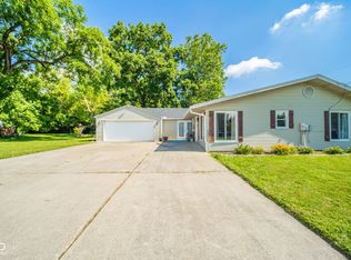 901 N Greenbriar Rd, Muncie, IN 47304