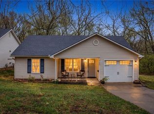9253 Walnut St, Kansas City, MO 64114