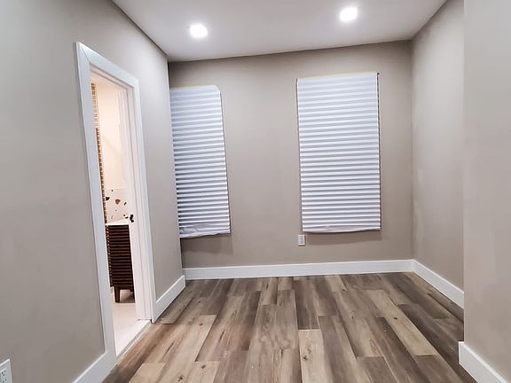5th image of 35 Logan Ave #27E