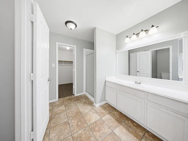 16130 Coleburn Dr — Photo 32