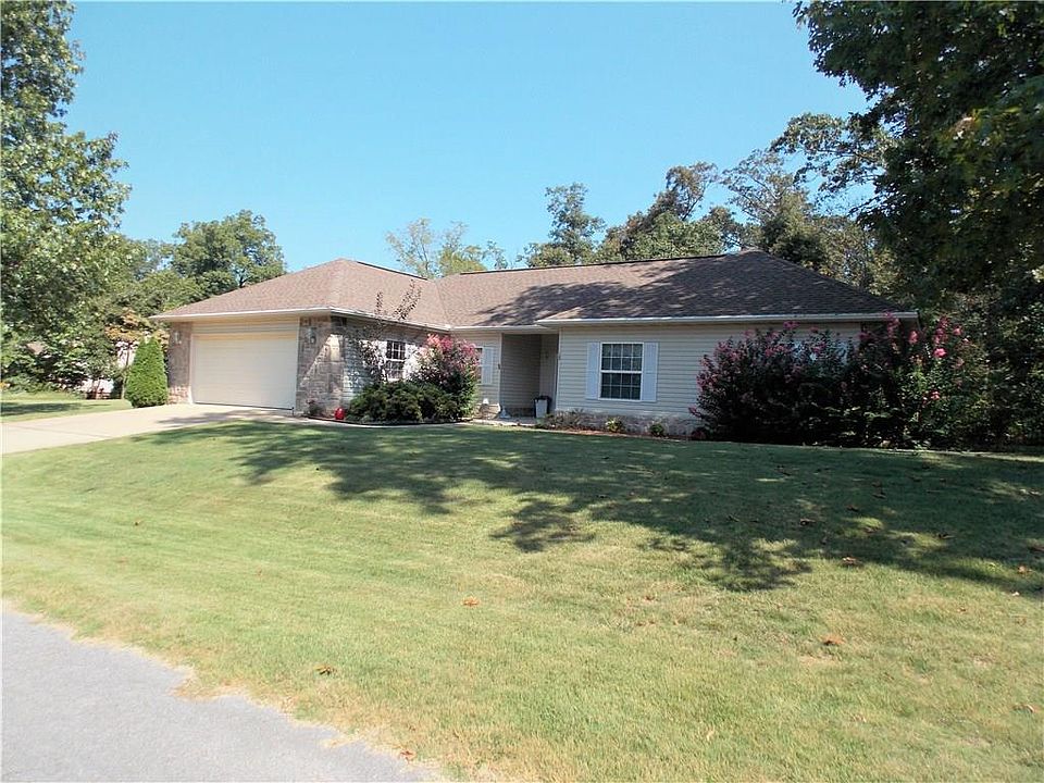1st image of 18 Carn Forth Ln