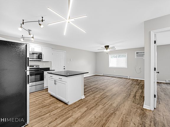 3rd image of 2080 E Rand St #2