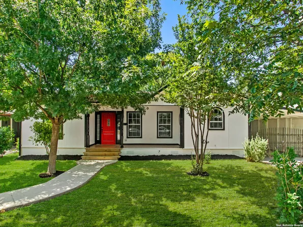 558 W MANDALAY DR, San Antonio, TX 78212