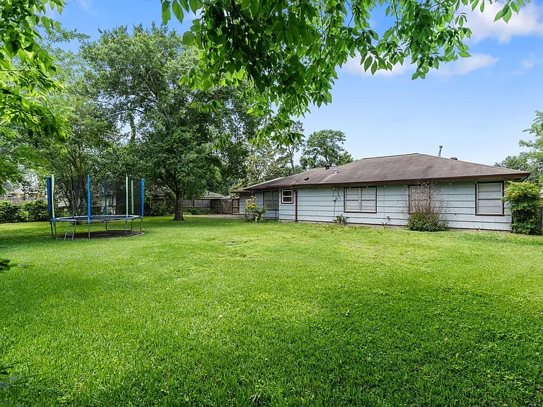 9333 Walterville Rd — Photo 32
