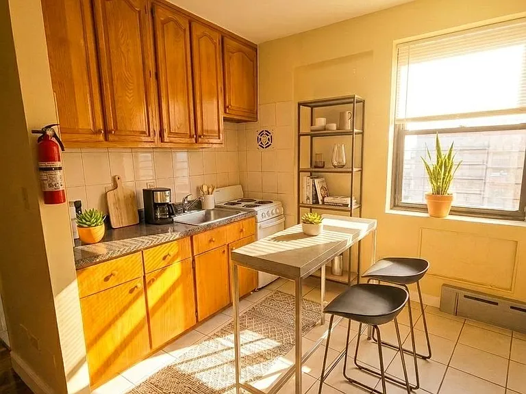 195-24 Jamaica Ave #323 — Photo 2