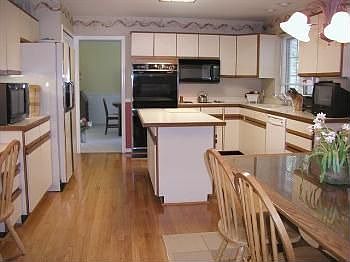 4th image of 46500 Greenridge Dr