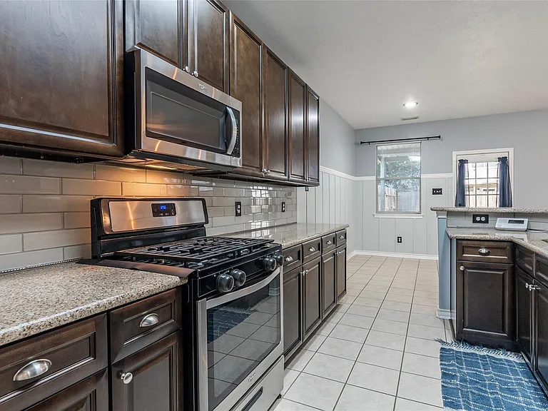336 Capella Oaks Ln — Photo 13