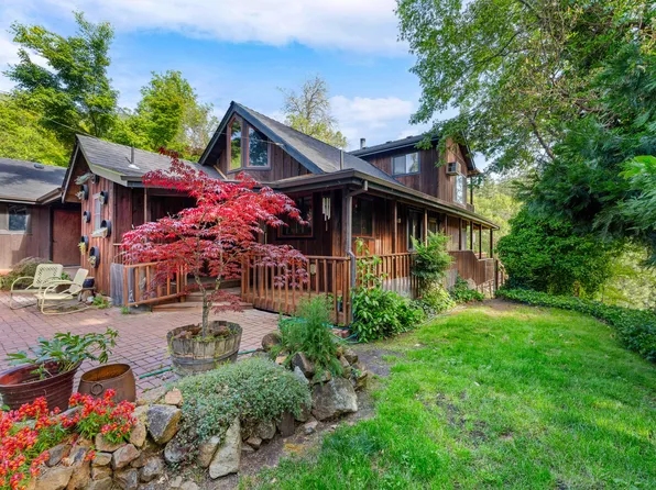 1026 N Schoolhouse Creek Rd, Grants Pass, OR 97526