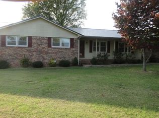 390 Tanglewood Trl, Estill Springs, TN 37330