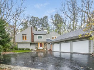 69 Lincolnshire Dr, Lincolnshire, IL