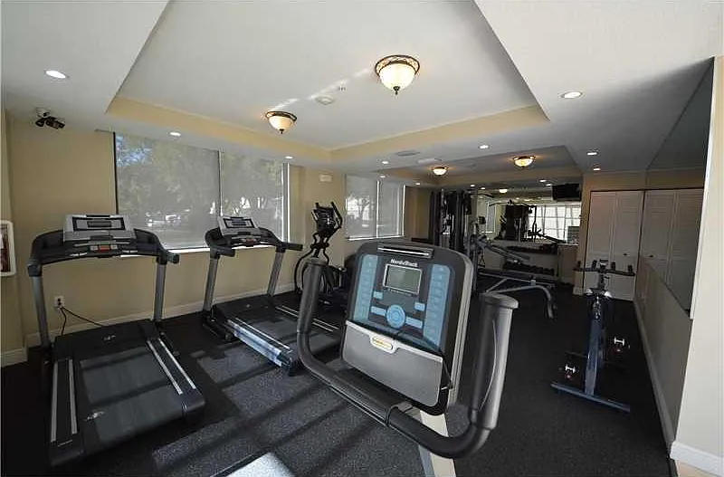 3 bed, 1165 sqft, $3,480 — Photo 4