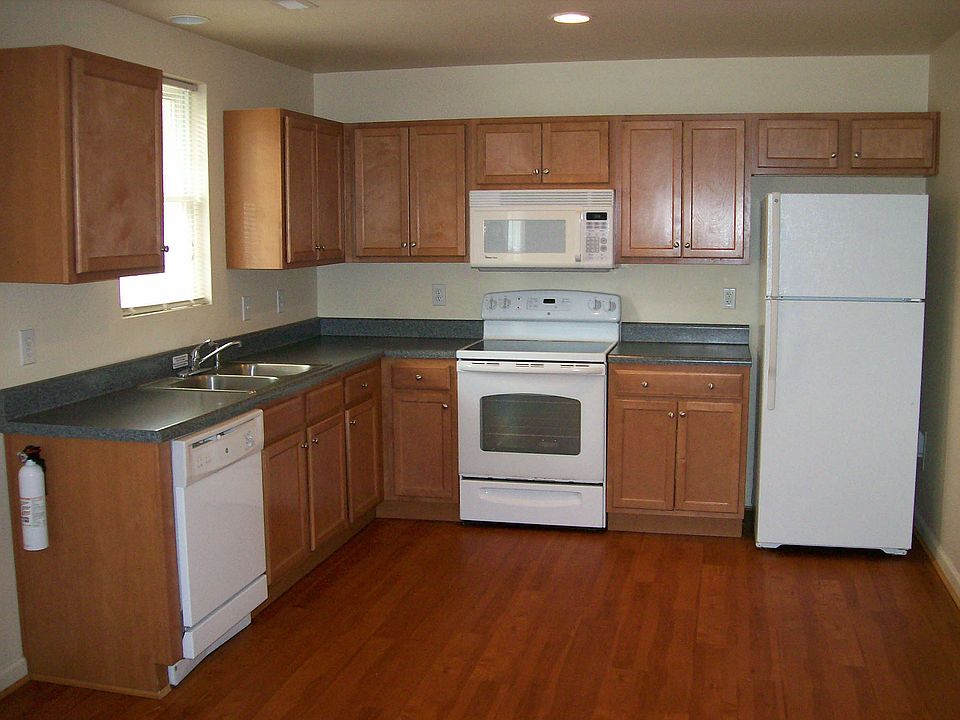 Large eat-in kitchen