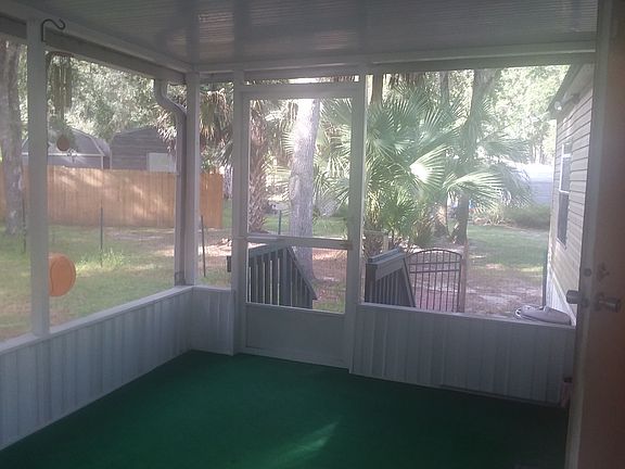 screened porch 11' x 15'