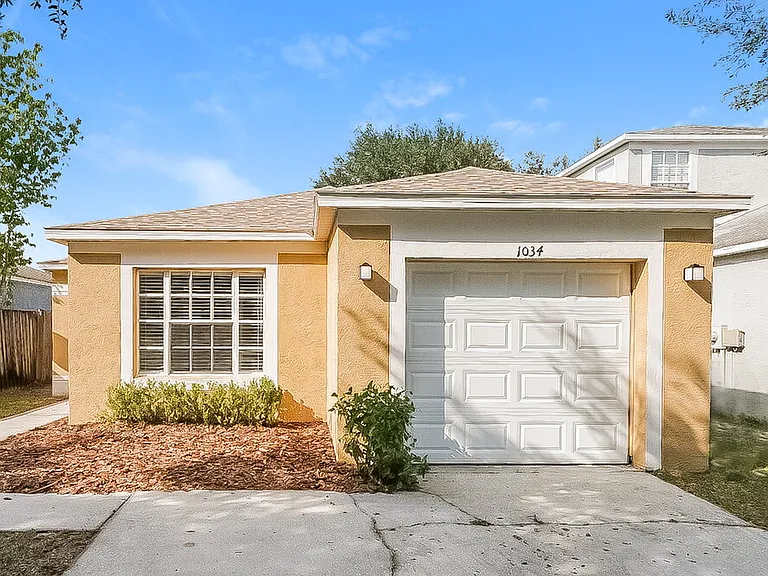 1034 Harvest Moon Dr — Photo 1