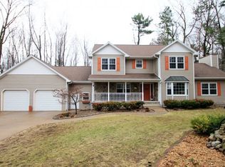 2372 Skyline Pines Dr, Suamico, WI 54313