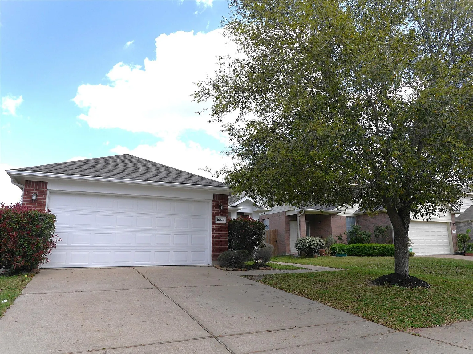 3 bed, 2.0 bath, 1221 sqft, $1,900 — Photo 1