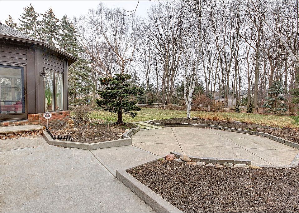 1st image of 23500 Wingedfoot Dr