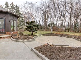23500 Wingedfoot Dr, Westlake, OH