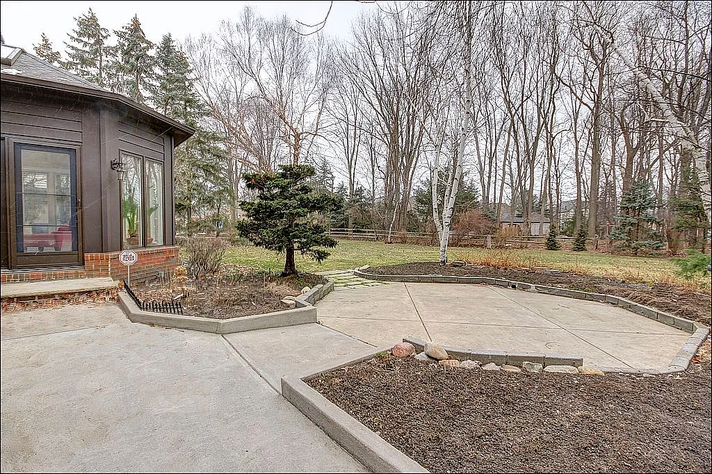 23500 Wingedfoot Dr photo 1