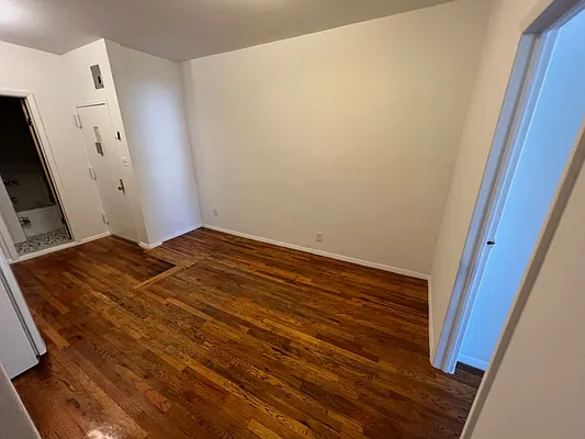 Rented by GreenVill Real Estate LLC | media 6