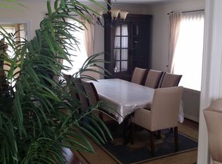 896 Linden Ave, Ridgefield, NJ 07657