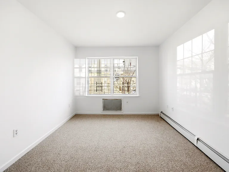 82 Morningside Ave #1 — Photo 10