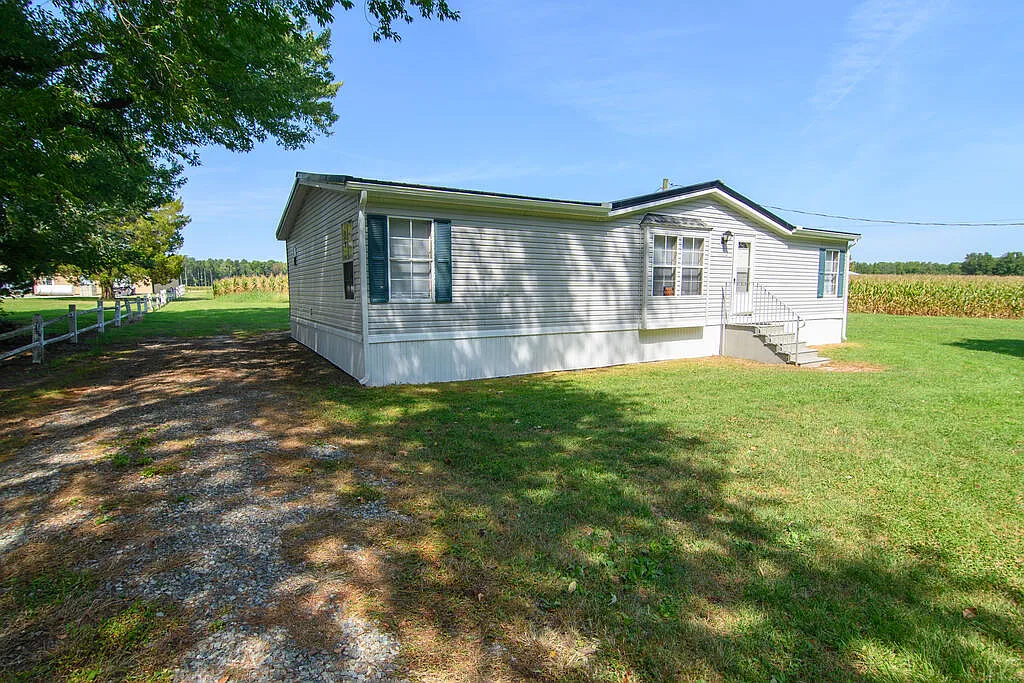 3 bed, 2.0 bath, 1440 sqft, $1,200 — Photo 3