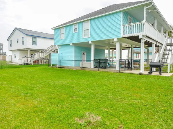 22810 Fresca St, Galveston, TX 77554