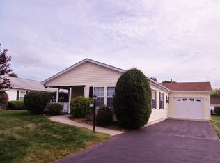 14 Vista Ln, Poughkeepsie, NY 12603