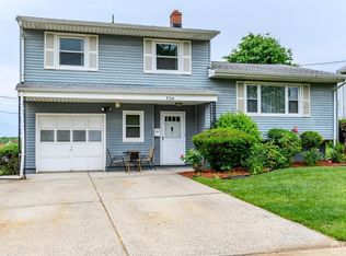 736 Franklin Dr, Perth Amboy, NJ 08861