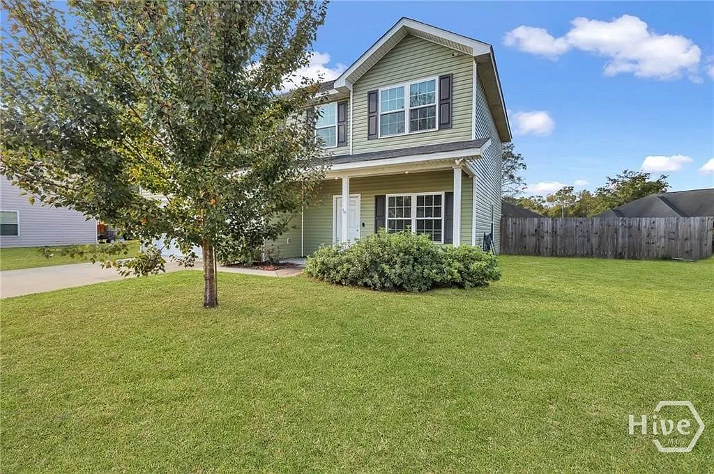 4 bed, 2.5 bath, 2197 sqft, $2,200 — Photo 3