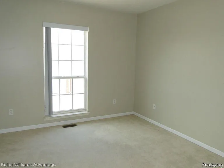 16825 Carriage Way — Photo 3