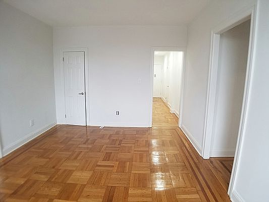 2nd image of 334 Montgomery St #2F
