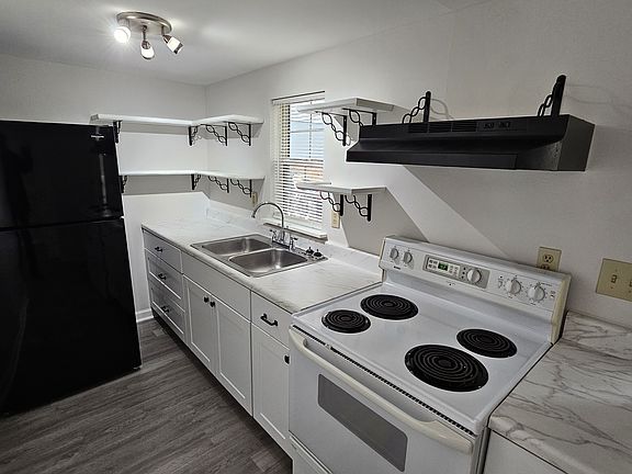 4th image of 212 Thurston Dr