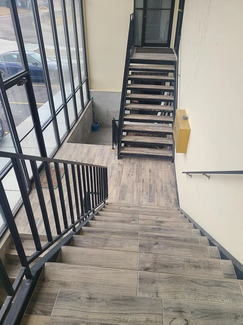 17th St 6 Plex — Photo 3